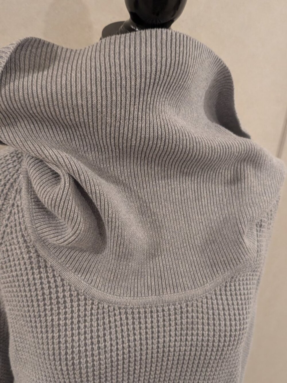 Michael Kors Grey Waffle Knit Cowl Off Shoulder Sweater M Cotton Blend Logo - Picture 5 of 9